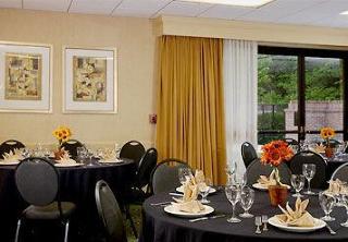 Courtyard By Marriott Perimeter Center Hotel
